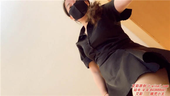 婧児全语言 高跟丝袜全体重踩踏玩脚下的奴