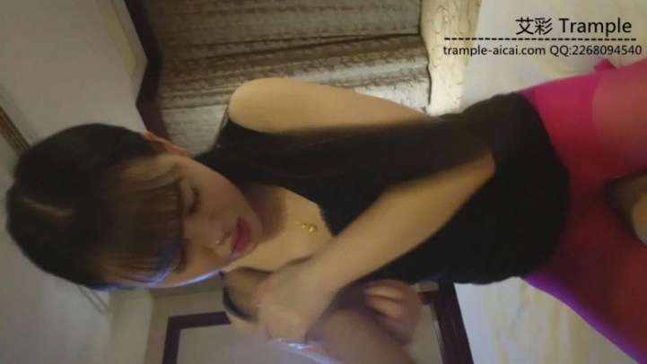 90后玫红色丝袜美女技师的初调