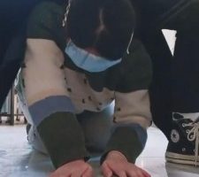 【佳影】素人母狗-脏帆布鞋棉袜教学妹做狗 bf7085