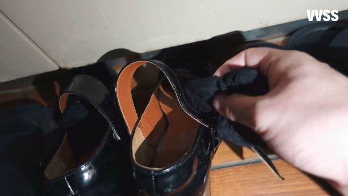 小偷被瑶酱抓住后强迫吃脚舔袜坐脸窒息