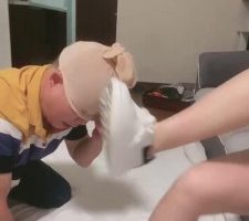 【雅儿】小白鞋脏臭棉袜羞辱蹂躏狗 bf11547