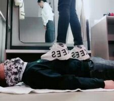 【昆山小主】女白领踩踏/踢裆场 bf21253