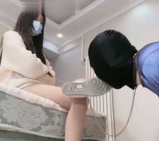 【月影儿】乖巧女孩脏鞋白袜肉丝辱狗 bf21572