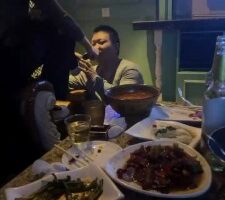 【风风S】KTV玩弄傻狗舔脚/喝圣水 bf25692