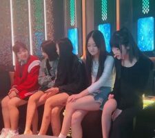 【精神小妹】5S-真实歌舞厅开发陪酒小妹-原味袜辱/骑马 bf26158