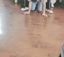 【妖玲】运动鞋白袜气味羞辱-遛狗 bf26363