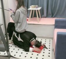 【晚晚】男保姆日常伺候/全体重踩背/钻胯/舔脏鞋底 bf27106