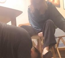 【素人星探】麻辣女老师-高跟踩手/sp/鞋深喉/闻舔肉丝玉足 bf30278