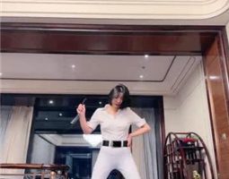 【简一】马术女教练-骑马爬行/鞭打/转胯/闻舔臭脚丫 bf34650