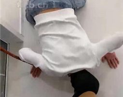 【辣姐】和男友逛街累了让家奴伺候 JS23102960