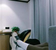 【护短S】跪舔小白鞋白袜/踩踏香蕉喂食 JS231104