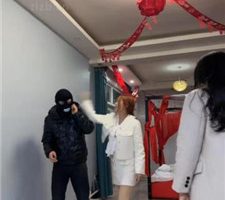 【精神小妹】校园暴力-素人4S学生-暴力踢踹【上】 bf38255