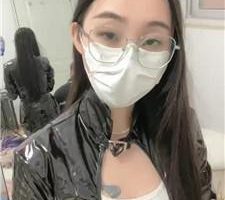 【欣欣】黑丝美腿高跟踩地毯狗 bf39096