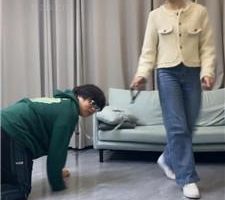 【素人挖掘机】骑马转胯/抽耳光/小白鞋全体重踩/强制闻鞋闻袜 bf39432