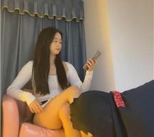 【芊芊】白袜脚裸足踩地毯狗/插嘴/袜塞嘴/保鲜膜窒息【完整版】 bf39780