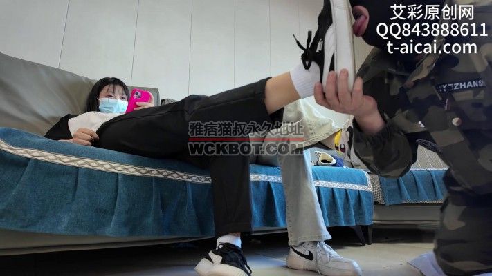 『chnnsct1818』高中女生踩断五十岁贱狗狗腿？？！！ YC-240429-3