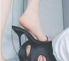 【灵竹】高跟碾压狗头/舔鞋舔脚/拍照羞辱 bf41886