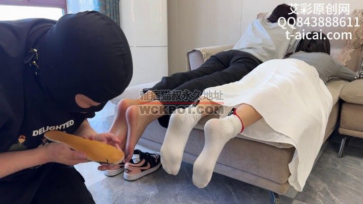 『chnnsct1818』素人学生脏鞋底羞辱骑马踩踏 YC-240528-3