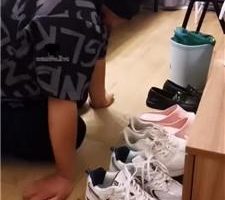 【汤圆】虐废偷闻鞋的邻居狗 JS240702-15