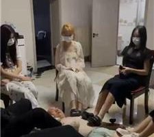 【精神小妹】太妹群调群踩-气味控制羞辱 bf43516