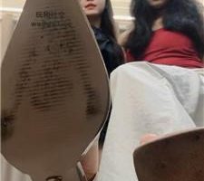 【月亮姐姐】双s调教-钻胯深喉踩踏臀部窒息灯 JS240823-4