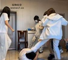 【精神小妹】4学生S-暴力踢踹/轮流舔脏鞋臭脚 bf44126