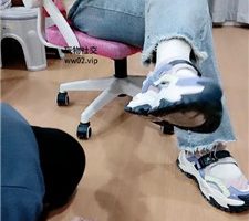 【拽拽】脏鞋白袜玩虐废物奴 JS241020-19