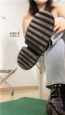 【欣欣子】牛仔裤坐脸窒息/掐乳/白袜脚踩 JS241208-15