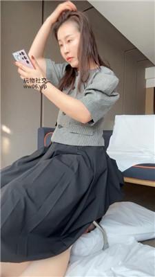 【金融女主】素人S-物化坐垫奴 JS241218-4