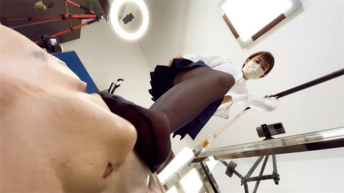 小伊黑丝高跟残忍走踩头全体重走脸丝袜脚踩头 全体重高跟踩头黑丝脚踩脸 YC-241218-2