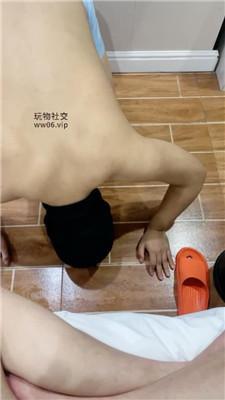 【小凤梨】藤条鞭打威胁喝圣水 JS241229-32