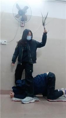 【奇了怪了】运动鞋白袜踩虐气味辱/鞭打 JS250101-45