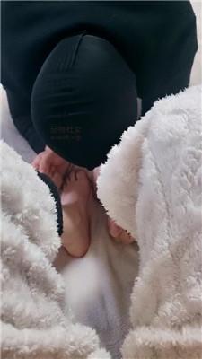 【小羊咩咩】玉足踩虐家奴踢裆 JS250102-5