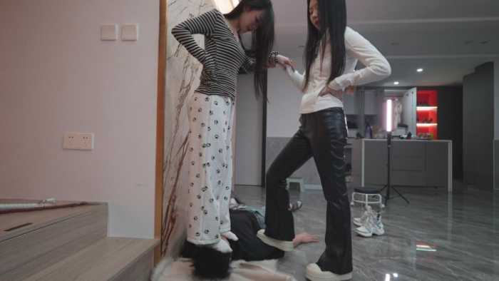 最美素人小美女首次含笑虐狗 暴力西安小野传授凶残虐狗 YC-250126-3