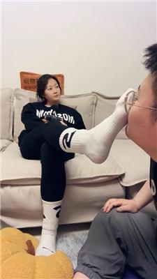 【埋汰】健身超臭白袜踩教练【下】 bf49809