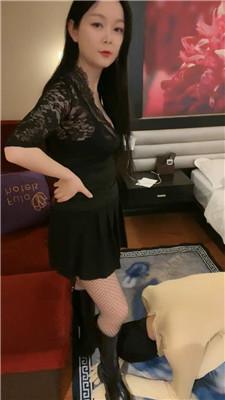 【棋棋大人】网袜玉足脚喂食狂舔 JS250205-35