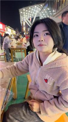 【素人挖掘机】素人S休闲鞋棉袜踩虐 bf50126