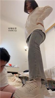 【佳佳】运动鞋全体重跳踩 bf51045