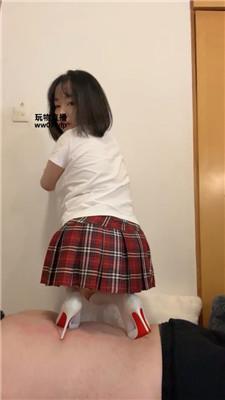 【佳佳】高跟白丝全体重踩踏 bf51746