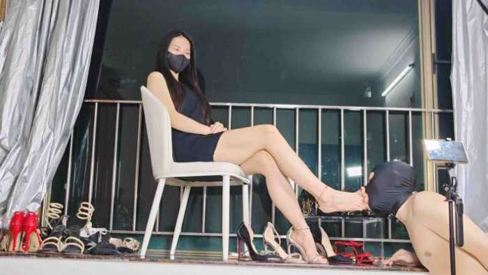 小贝祖宗超性感红甲三双鞋子，沉浸式恋足舔脚史诗级过肺 YC-250529-3