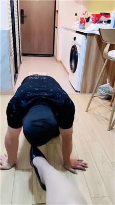 【漫步】体验骑马滴蜡的狗 JS250601-10