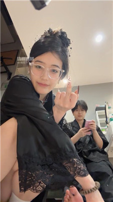 【聪慧】绿帽诱惑情侣灯    250607-8