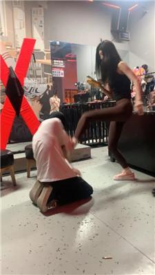 【字母酒馆】圈内清吧开发素人S调【双视角版】 bf54349