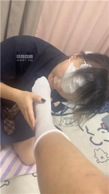 【饭饭】白袜踩虐骚母畜 JS250613-15
