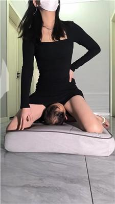【温妤】玉足舔-强制坐脸窒息 bf55002