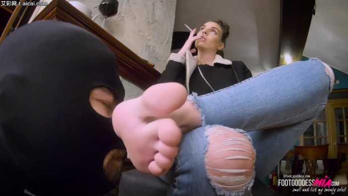 跪舔GoddessMia高跟鞋脏鞋的闻臭鞋窝舔原味汗脚！舔女神脚趾缝JS250918~1