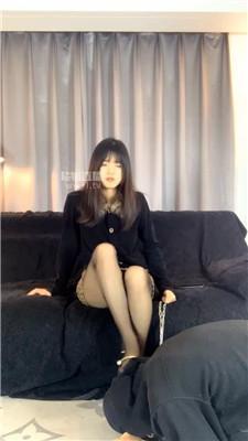 【女生也能很暴力】拴狗链-高跟黑丝踩-暴揍 JS251217-6