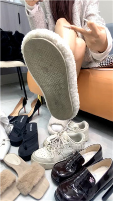 【小懿】跪舔脏鞋    251215-11