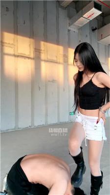 【安琪】户外烂尾楼调教妈宝男 bf60108