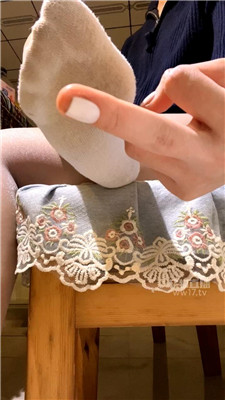 【萱萱子】白袜肉丝    251226-31